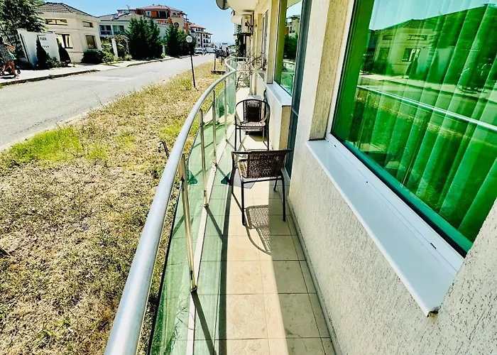 Coastal Vibes By Flat Mаnаger Daire